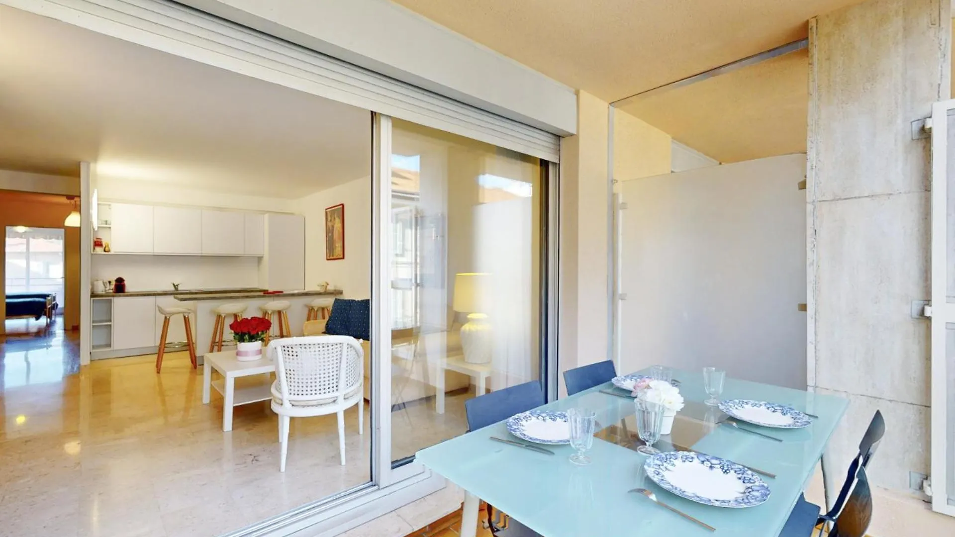Suite Aquarius Fshh Nice 2*,  France